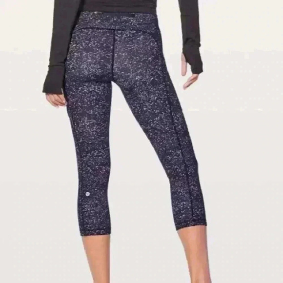 Lululemon Speed Up Crop 21"
Crystalline Multi Sz 6 - Picture 7 of 9